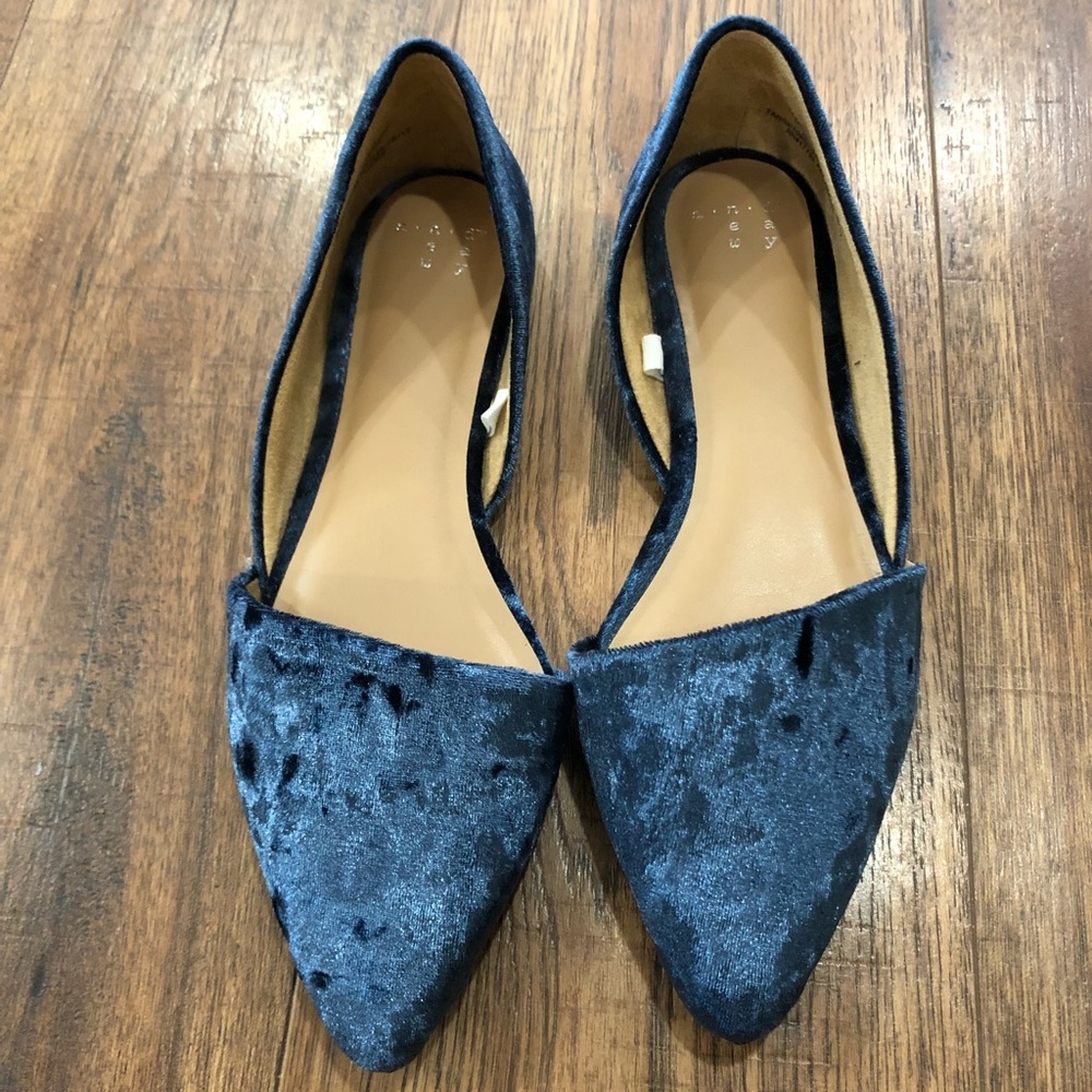 Velvet flats